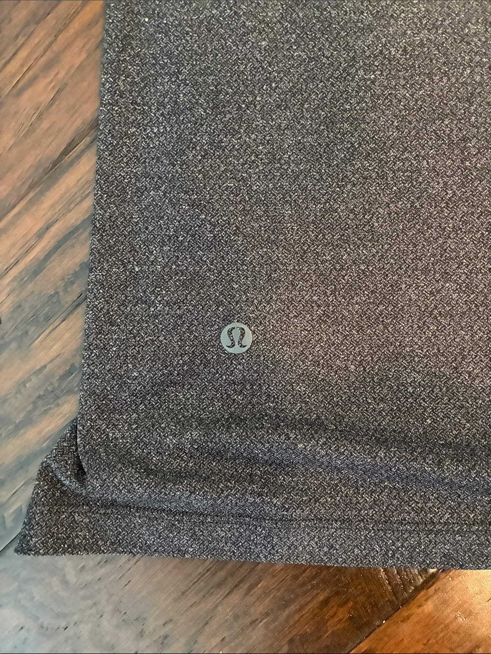 Lululemon tee EUC - Picture 3 of 3